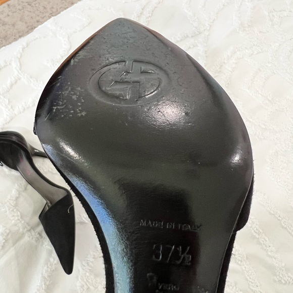 Giorgio Armani black suede pumps. Size 37.5.